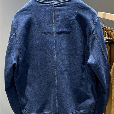 市场上装-夹克-休闲夹克