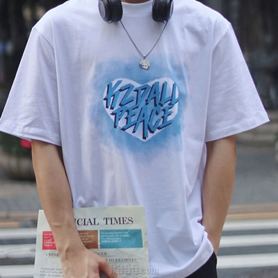 市场上装-T恤-电商T恤