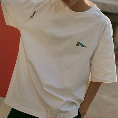 市场上装-T恤-电商T恤