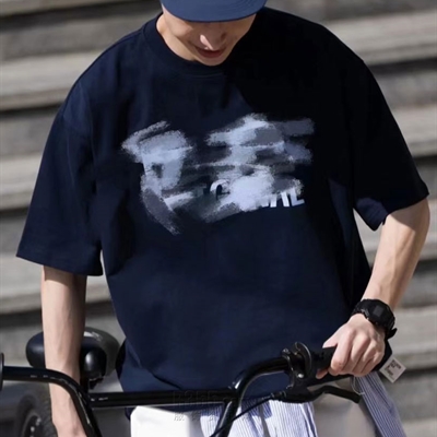 市场上装-T恤-电商T恤