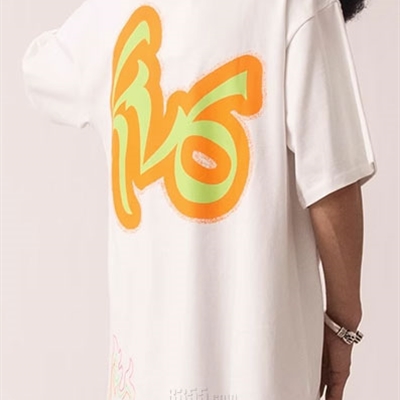 市场上装-T恤-电商T恤