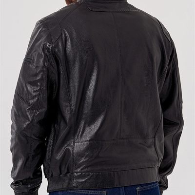 市场上装-皮衣-商务皮衣