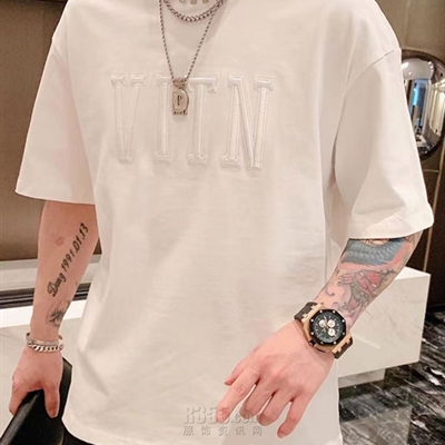 市场上装-T恤-欧货T恤