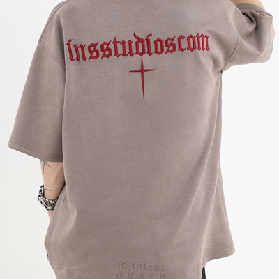 市场上装-T恤-电商T恤