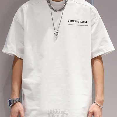 市场上装-T恤-电商T恤