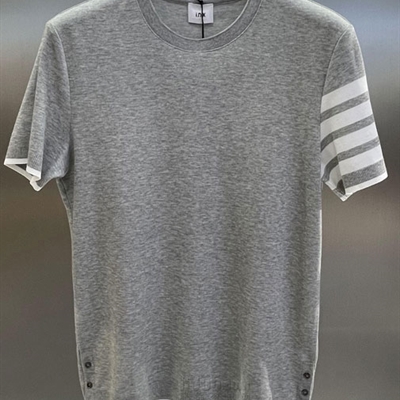 市场上装-T恤-欧货T恤