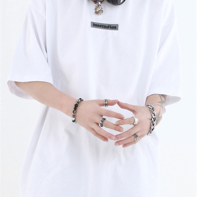 市场上装-T恤-电商T恤