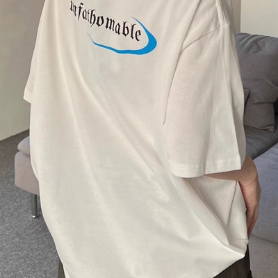 市场上装-T恤-电商T恤