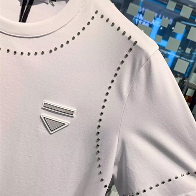 市场上装-T恤-欧货T恤