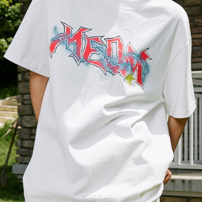 市场上装-T恤-电商T恤