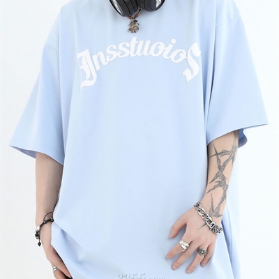 市场上装-T恤-电商T恤