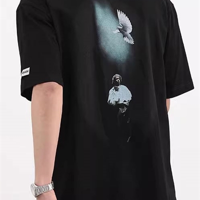 市场上装-T恤-电商T恤