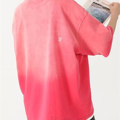 市场上装-T恤-电商T恤