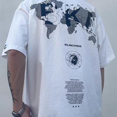 市场上装-T恤-电商T恤