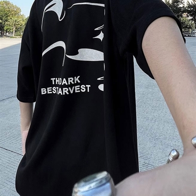 市场上装-T恤-电商T恤