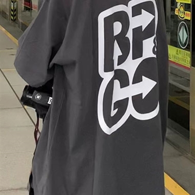 市场上装-T恤-电商T恤