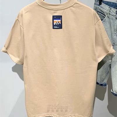 市场上装-T恤-休闲T恤