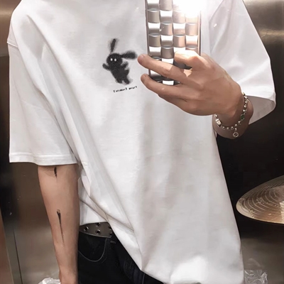 市场上装-T恤-电商T恤