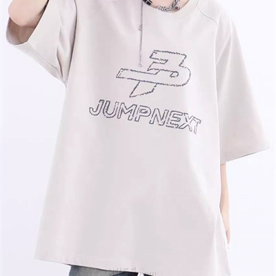 市场上装-T恤-电商T恤