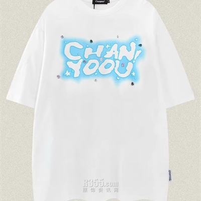 市场上装-T恤-电商T恤