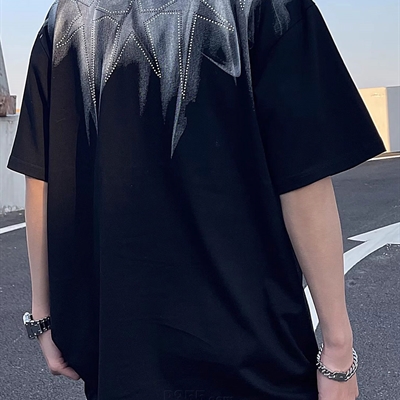 市场上装-T恤-电商T恤