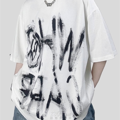 市场上装-T恤-电商T恤