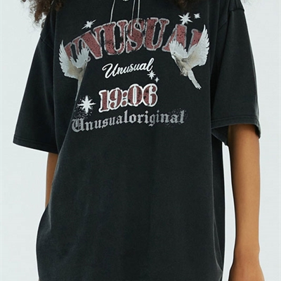 市场上装-T恤-电商T恤