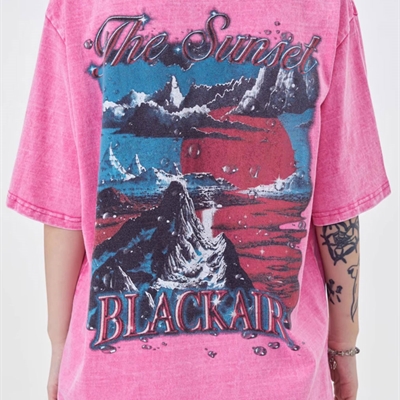 市场上装-T恤-电商T恤