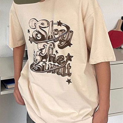 市场上装-T恤-电商T恤