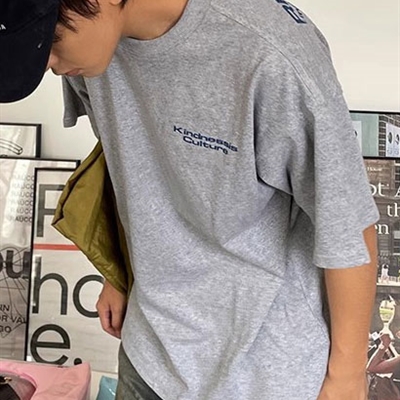 市场上装-T恤-电商T恤