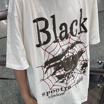 市场上装-T恤-电商T恤