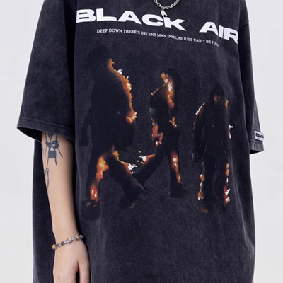 市场上装-T恤-电商T恤