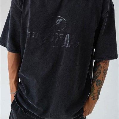 市场上装-T恤-电商T恤