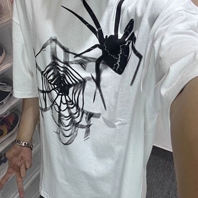 市场上装-T恤-电商T恤