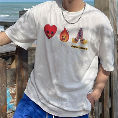 市场上装-T恤-电商T恤