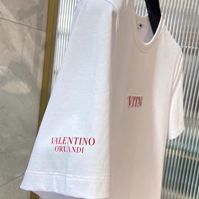 市场上装-T恤-欧货T恤