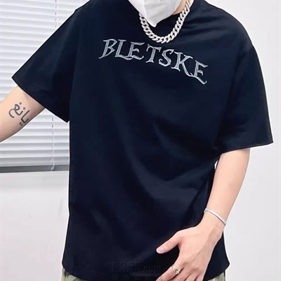 市场上装-T恤-电商T恤