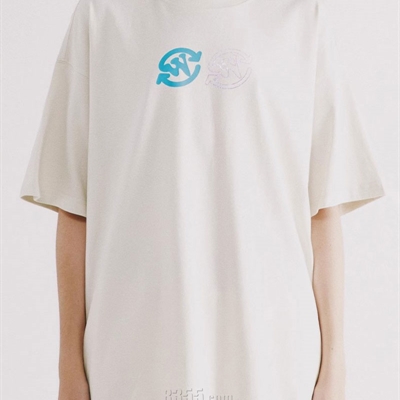 市场上装-T恤-电商T恤