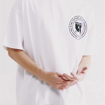 市场上装-T恤-电商T恤