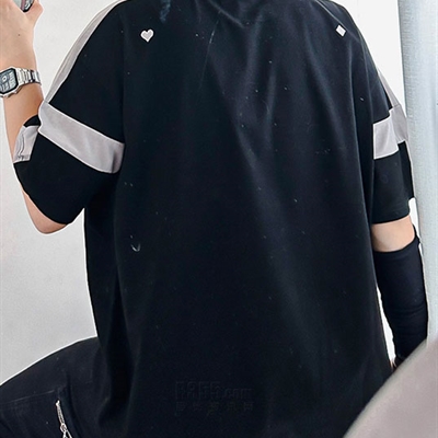 市场上装-T恤-电商T恤