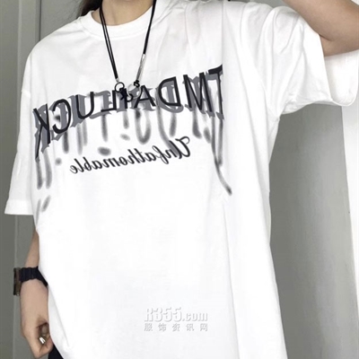 市场上装-T恤-电商T恤