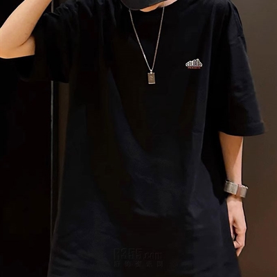 市场上装-T恤-电商T恤