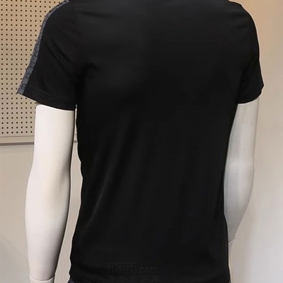 市场上装-T恤-欧货T恤