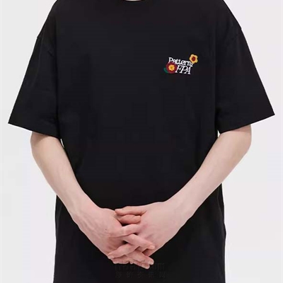 市场上装-T恤-电商T恤