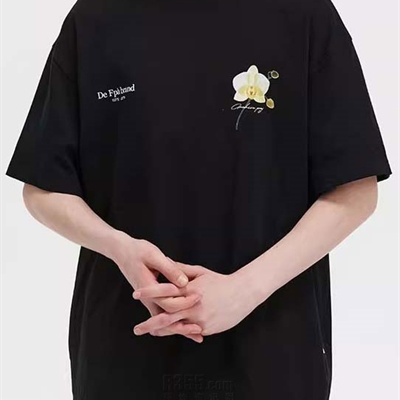 市场上装-T恤-电商T恤