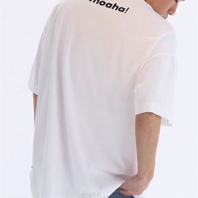 市场上装-T恤-电商T恤