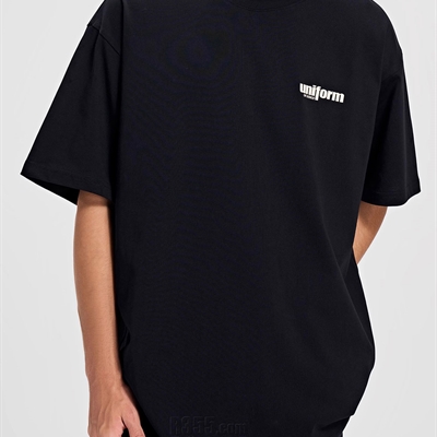 市场上装-T恤-电商T恤