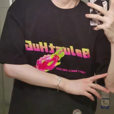 市场上装-T恤-电商T恤