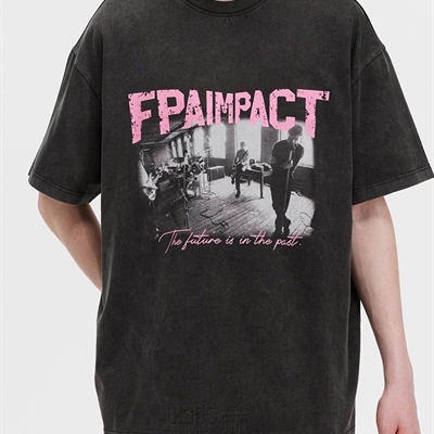 市场上装-T恤-电商T恤