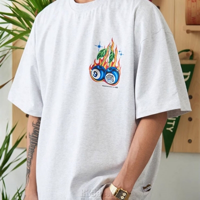 市场上装-T恤-电商T恤